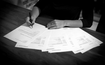 Who can sign a business contract?
